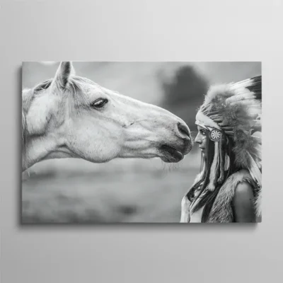 tableau femme et cheval Tableau femme et cheval noir et blanc portrait amérindien avec coiffe de plumes, style western bohème