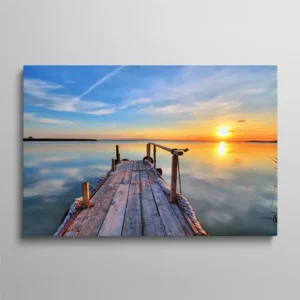 Tableau ponton bois avancée sur lac calme au coucher du soleil, paysage zen nature