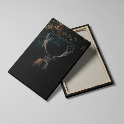 tableau cerf fond noir detail toile tendue Tableau cerf fond noir