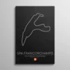 Tableau circuit Spa Francorchamps – tracé blanc du Circuit de Spa-Francorchamps sur carte sombre des Ardennes, typographie "Spa Francorchamps" et drapeau belge, illustration vectorielle