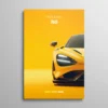 Tableau McLaren 765, face avant de la McLaren 765LT en jaune vif décalée à droite sur fond jaune studio, phare LED barre horizontale, illustration 3D automobile