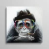 Tableau singe à lunettes, portrait de chimpanzé en gris avec chapeau noir, grandes lunettes multicolores peintes et cigare